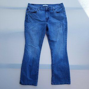 Levi's 515 Boot Cut Stretch Jeans Women's size 14 Measures 37x32